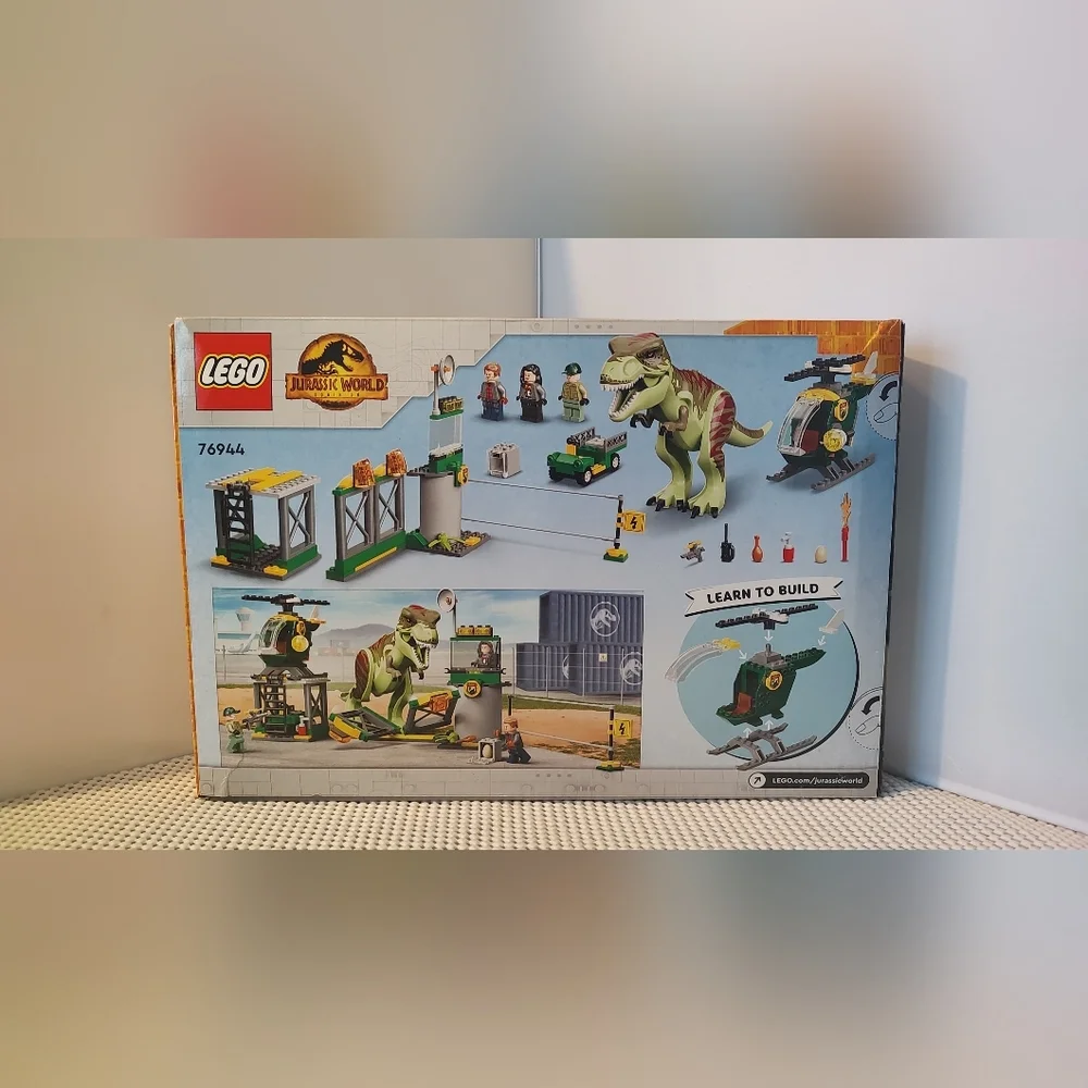 Lego 76944 T. Rex Dinosaur Breakout Jurassic World Dominion NWT